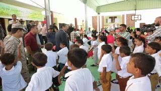 خالد بحاح يدشن إستئناف الدراسة في محافظة عدن