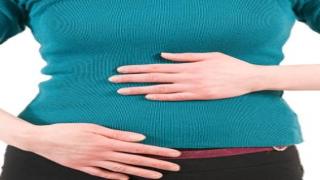 علاج الإمساك المزمن عند الاطفال بالاعشاب وإرشادات الوقاية