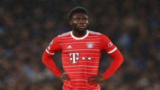 ألفونسو ديفيز يكشف عن رفض برشلونة له