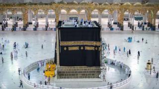 بدلاً من يوم عرفة.. تسليم كسوة الكعبة في عيد الأضحى وتغيير موعد استبدالها