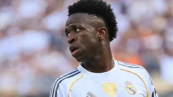 غضب فينيسيوس يشتعل داخل ريال مدريد.. كروس يفاجئ الجميع بموقفه من أزمة الكلاسيكو